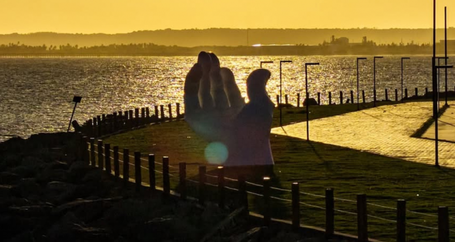 Orla do Porto e a escultura Mão de Deus: conheça os novos cartões-postais no bairro do Jaraguá