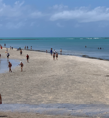 Você conhece o Caminho de Moisés na Ponta Verde?