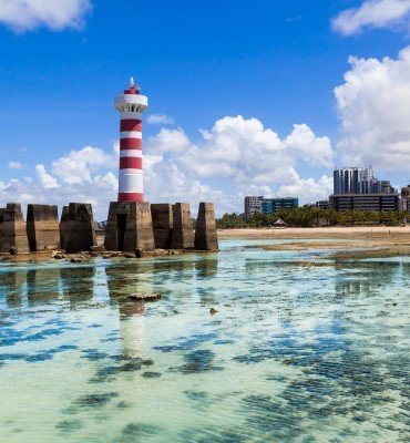 Você sabe como surgiu o nome da Praia da Ponta Verde?