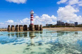 Você sabe como surgiu o nome da Praia da Ponta Verde?