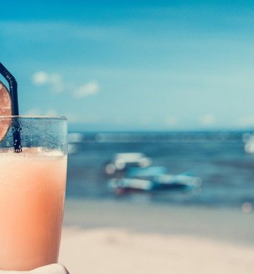 Onde tomar drinques e coquetéis em Maceió? Confira as melhores opções!